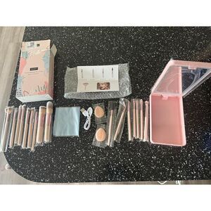 20 Pcs Pink Travel Makeup Brush Set With Led Light Mirror Holder & 2 Powder Puff